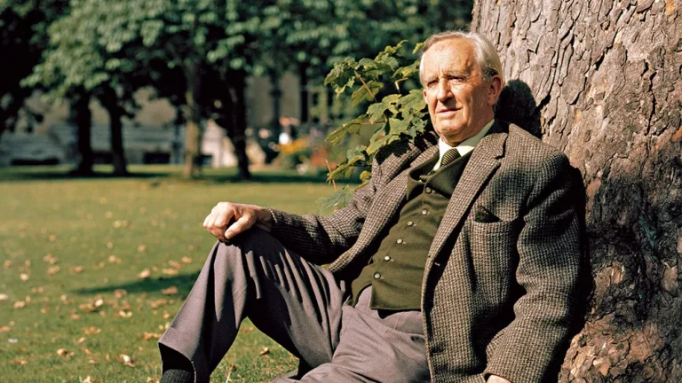 20 Fakta Menarik Tentang J. R. R. Tolkien