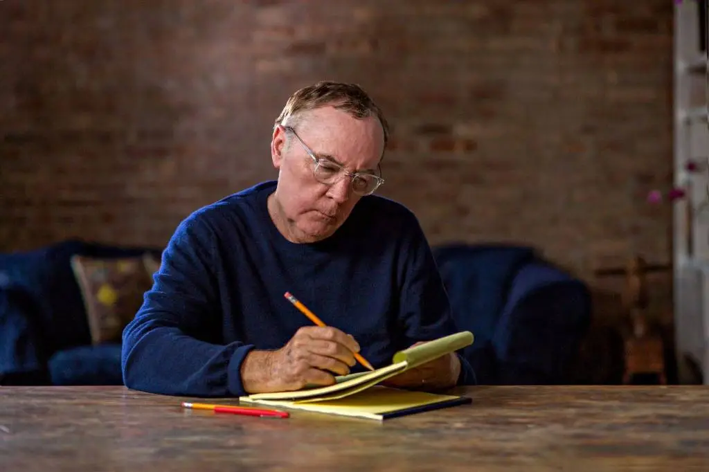 15 Fakta Menarik Tentang James Patterson